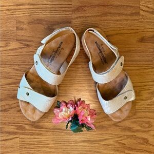 Women's Walking Cradles Gold Metallic "Karen" Velcro Wedge Sandals Size 9W